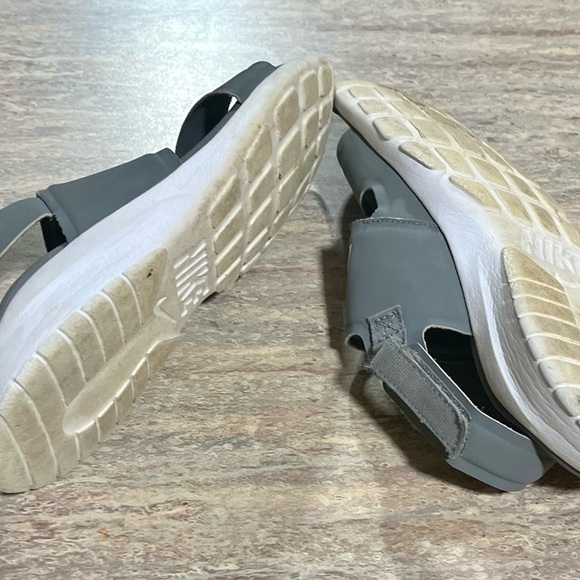 Nike open toe strapped sandals - Picture 13 of 15